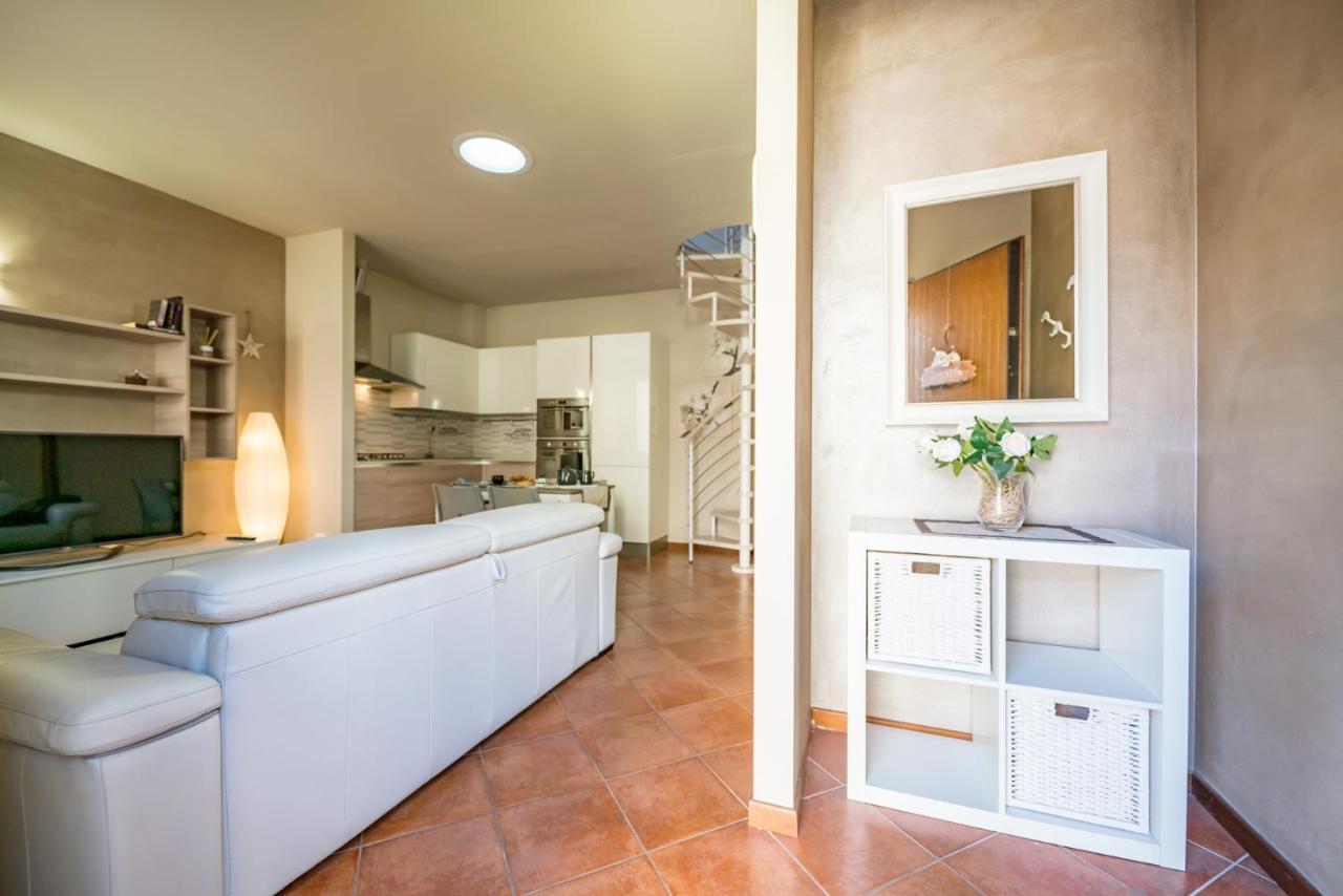 Sirmione Suite Private Terrace Bagian luar foto