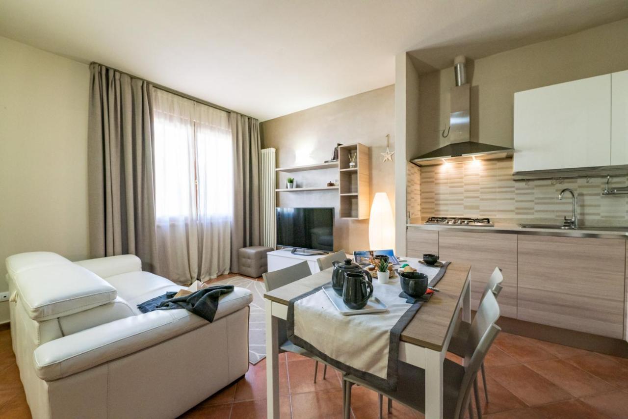 Sirmione Suite Private Terrace Bagian luar foto