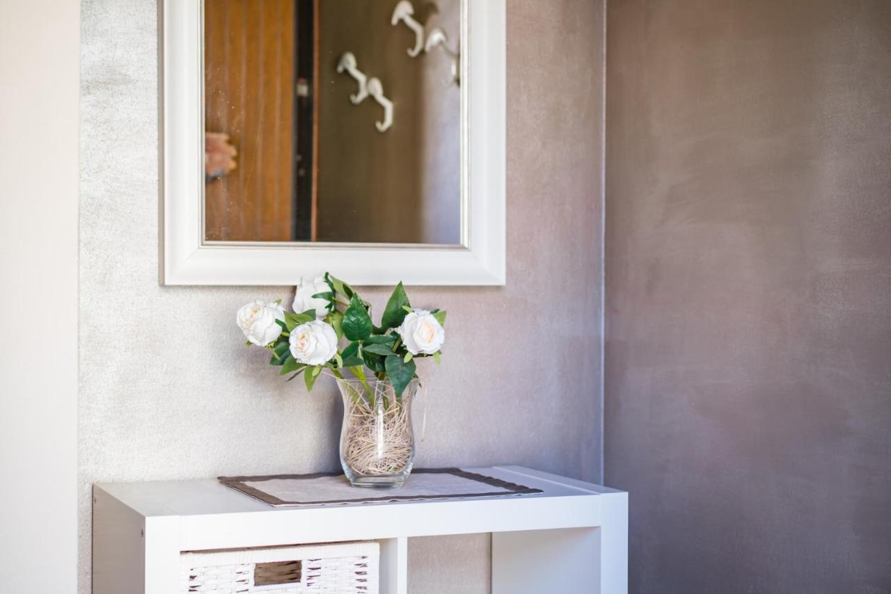 Sirmione Suite Private Terrace Bagian luar foto