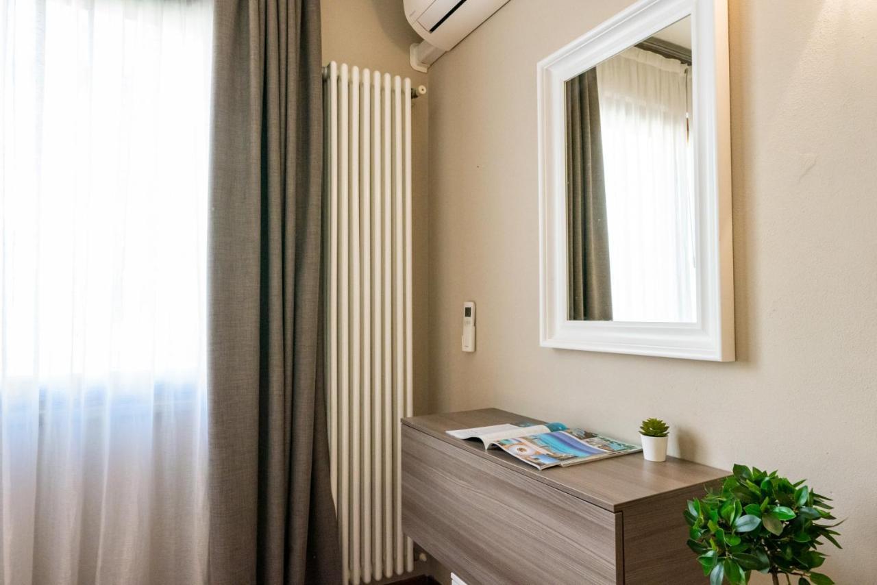 Sirmione Suite Private Terrace Bagian luar foto